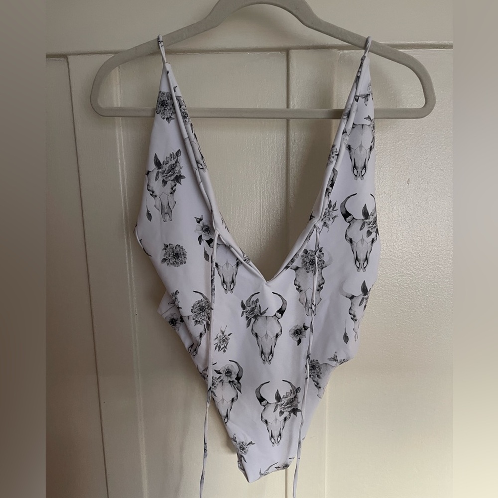 Skatie Lynn swimsuit - skull and roses print - size M